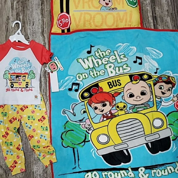 Jj Cocomelon wheels on the bus Nap mat and lil bus - Picture 1 of 2